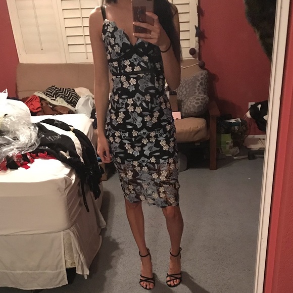 LACE DRESS - Picture 2 of 2